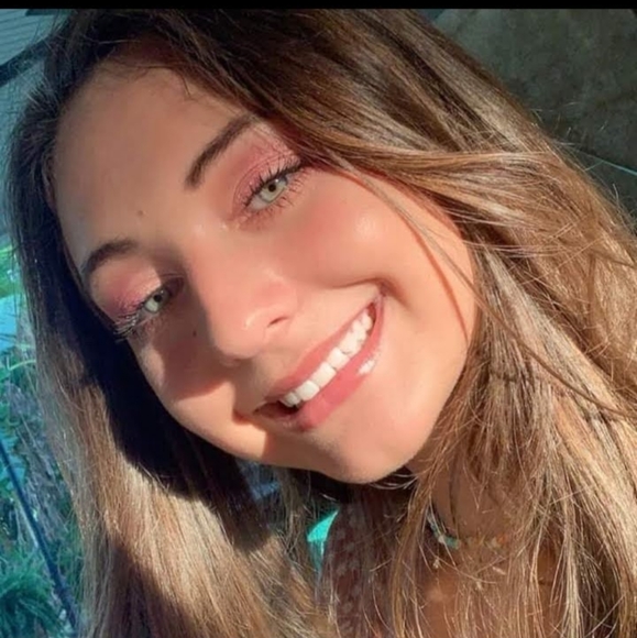 Meet your Posher, Erin! - Picture 13 of 16